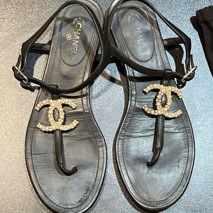 Chanel Sandals with Pearl logo